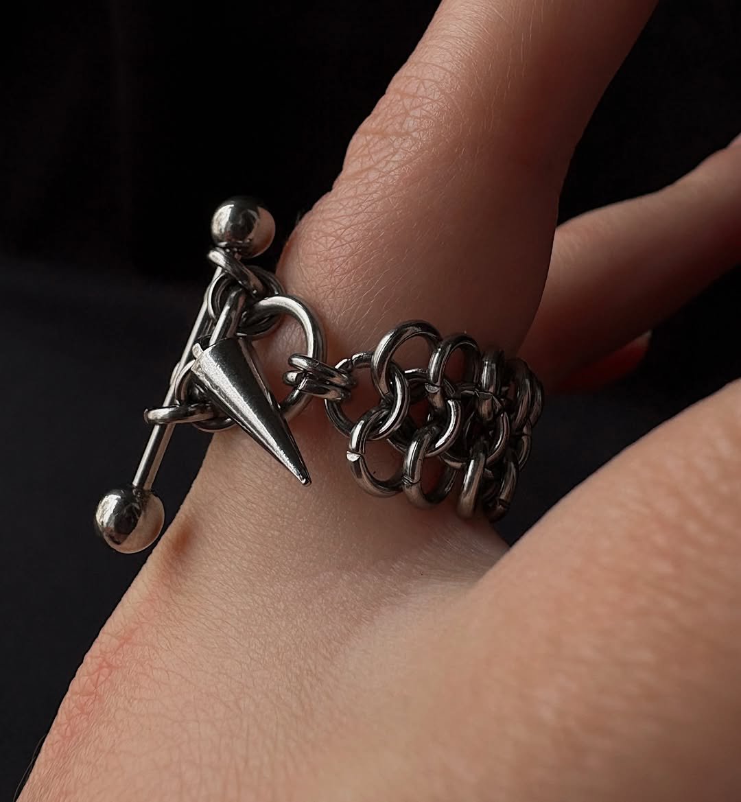 Pierced Sovereign Ring
